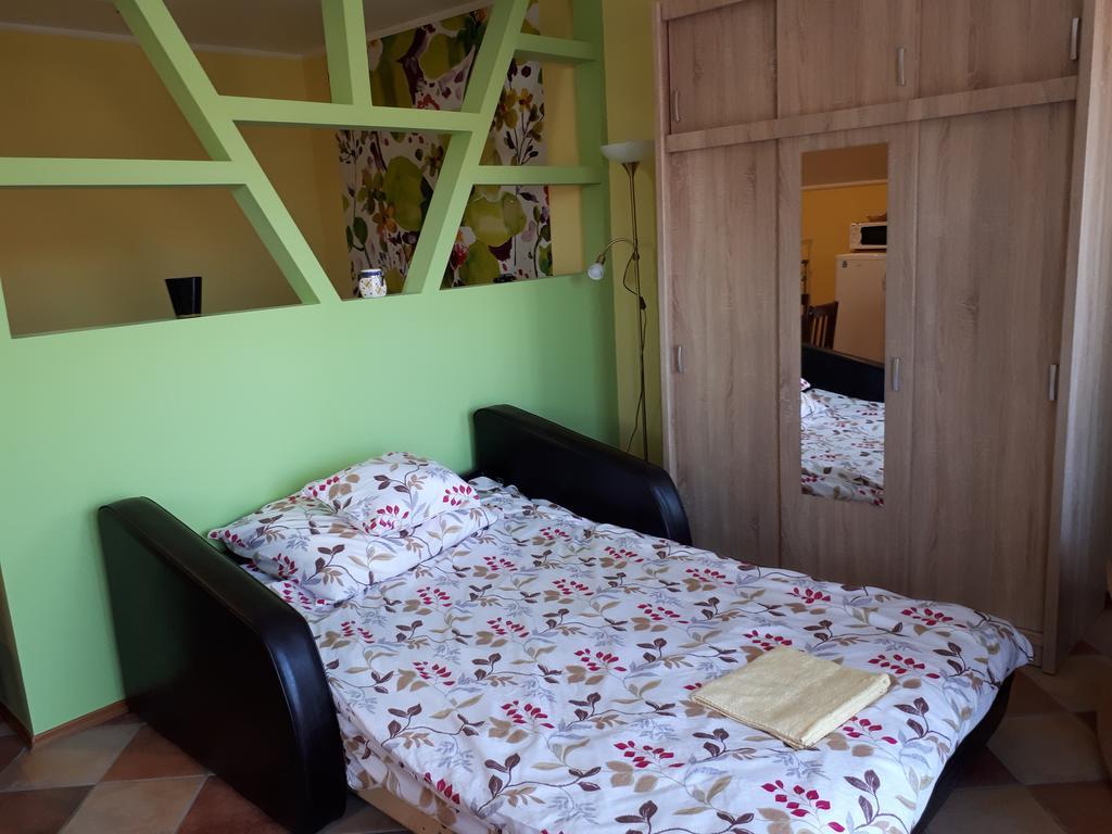 Rozmaring Apartmanok 久洛 外观 照片